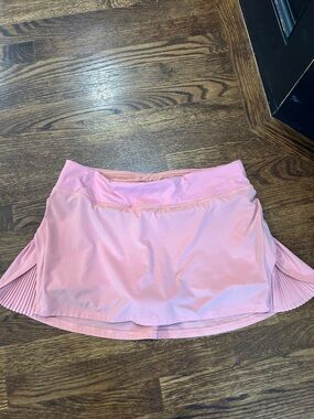 Lululemon side pleats Women’s Pink skirt